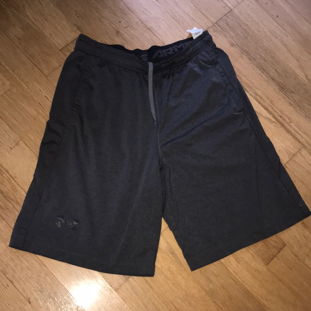 Under armor shorts heat gear XL men